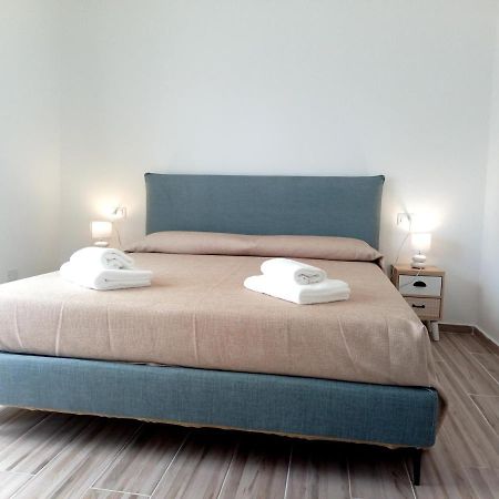 Flamingo Guest House- Rooms Ольбія Екстер'єр фото