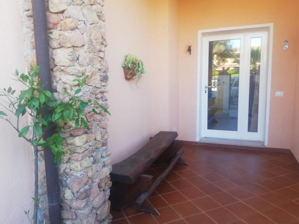 Flamingo Guest House- Rooms Ольбія Екстер'єр фото