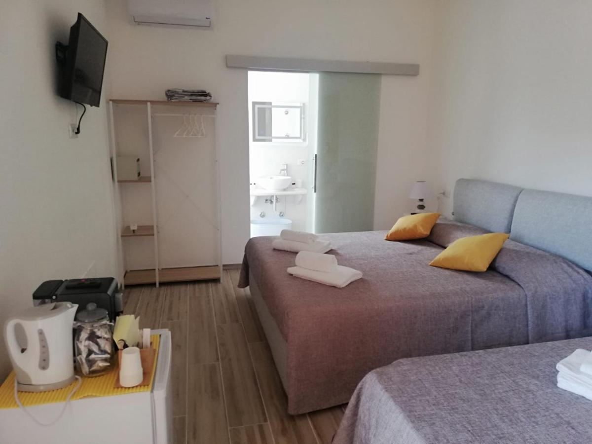 Flamingo Guest House- Rooms Ольбія Екстер'єр фото