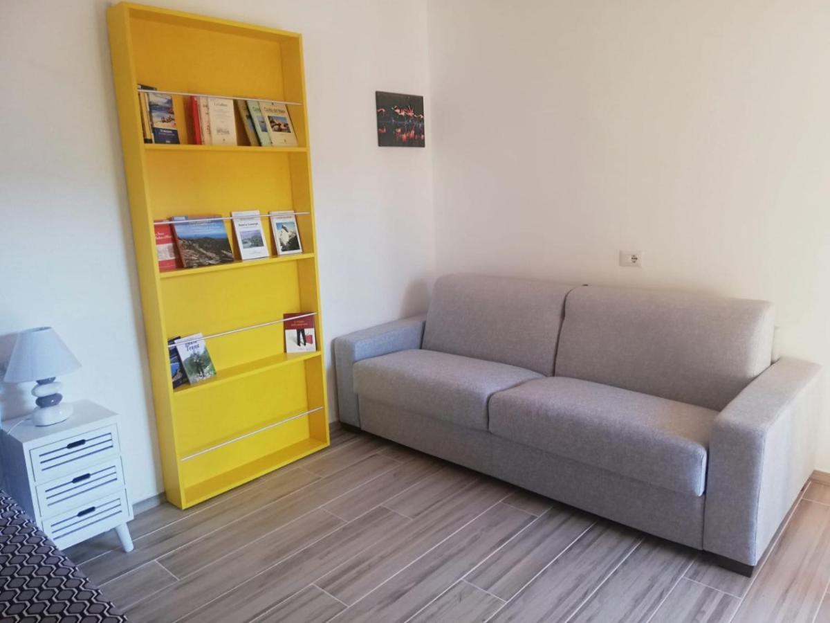 Flamingo Guest House- Rooms Ольбія Екстер'єр фото