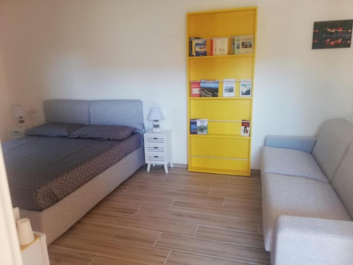 Flamingo Guest House- Rooms Ольбія Екстер'єр фото