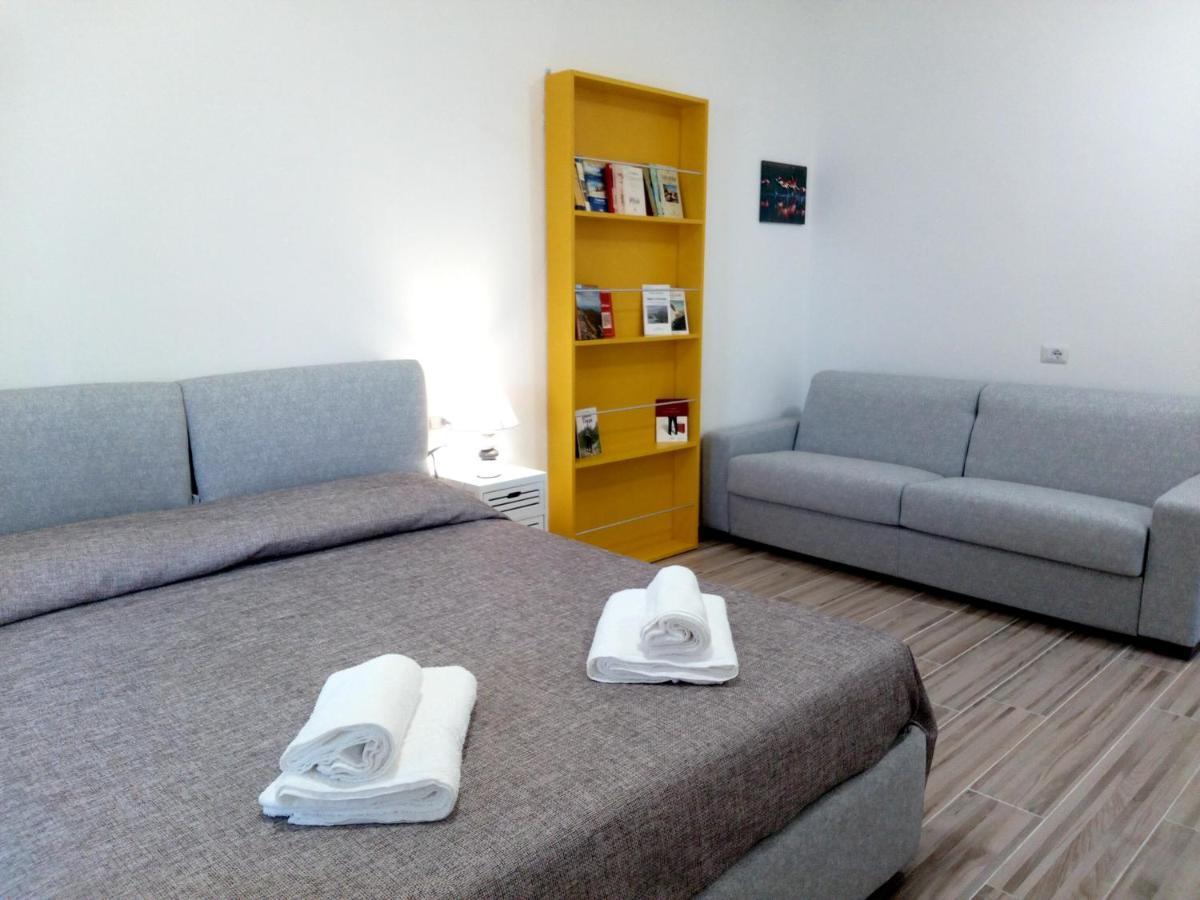 Flamingo Guest House- Rooms Ольбія Екстер'єр фото