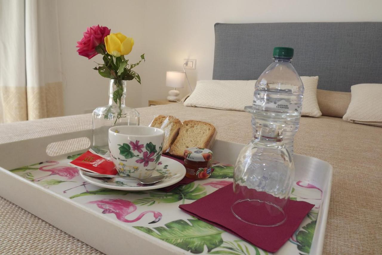 Flamingo Guest House- Rooms Ольбія Екстер'єр фото