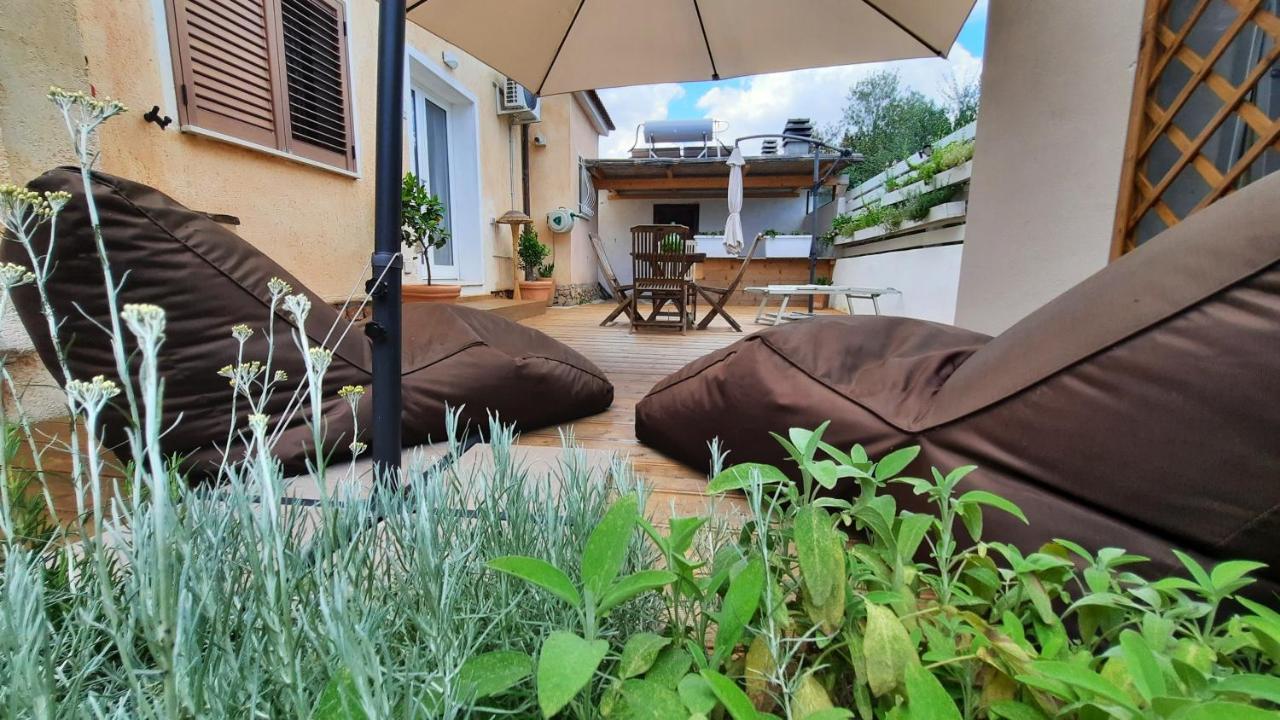 Flamingo Guest House- Rooms Ольбія Екстер'єр фото